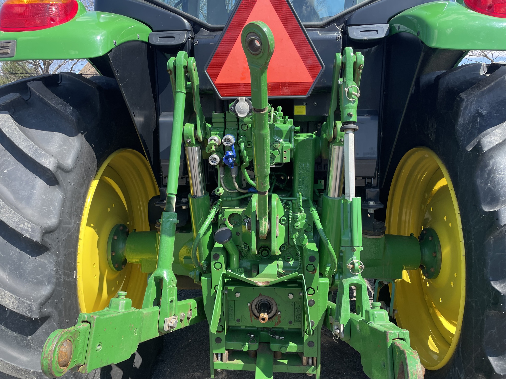 2020 John Deere 6110M Image 4