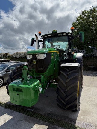 John Deere 6R 215