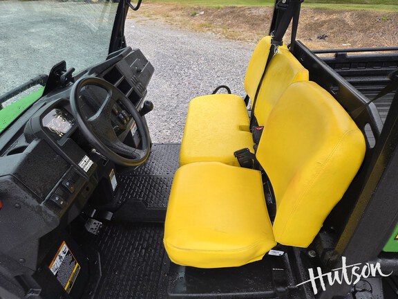 Photo of 2022 John Deere XUV 835M