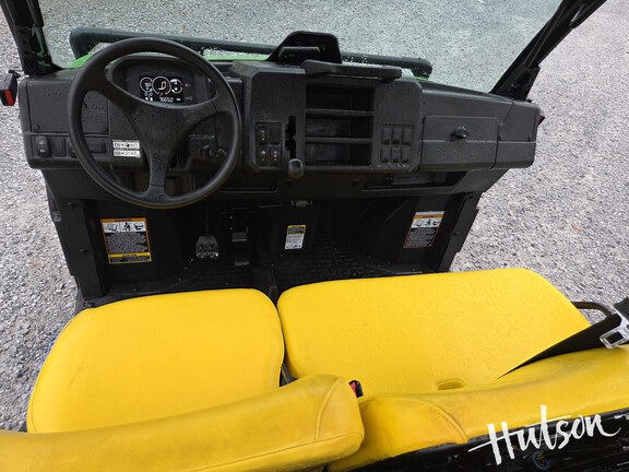 Photo of 2022 John Deere XUV 835M
