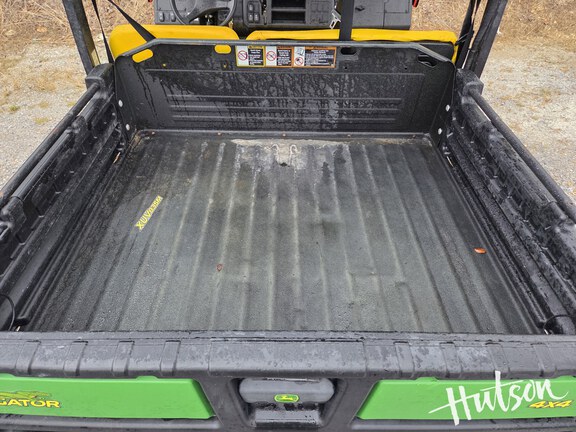 Photo of 2022 John Deere XUV 835M