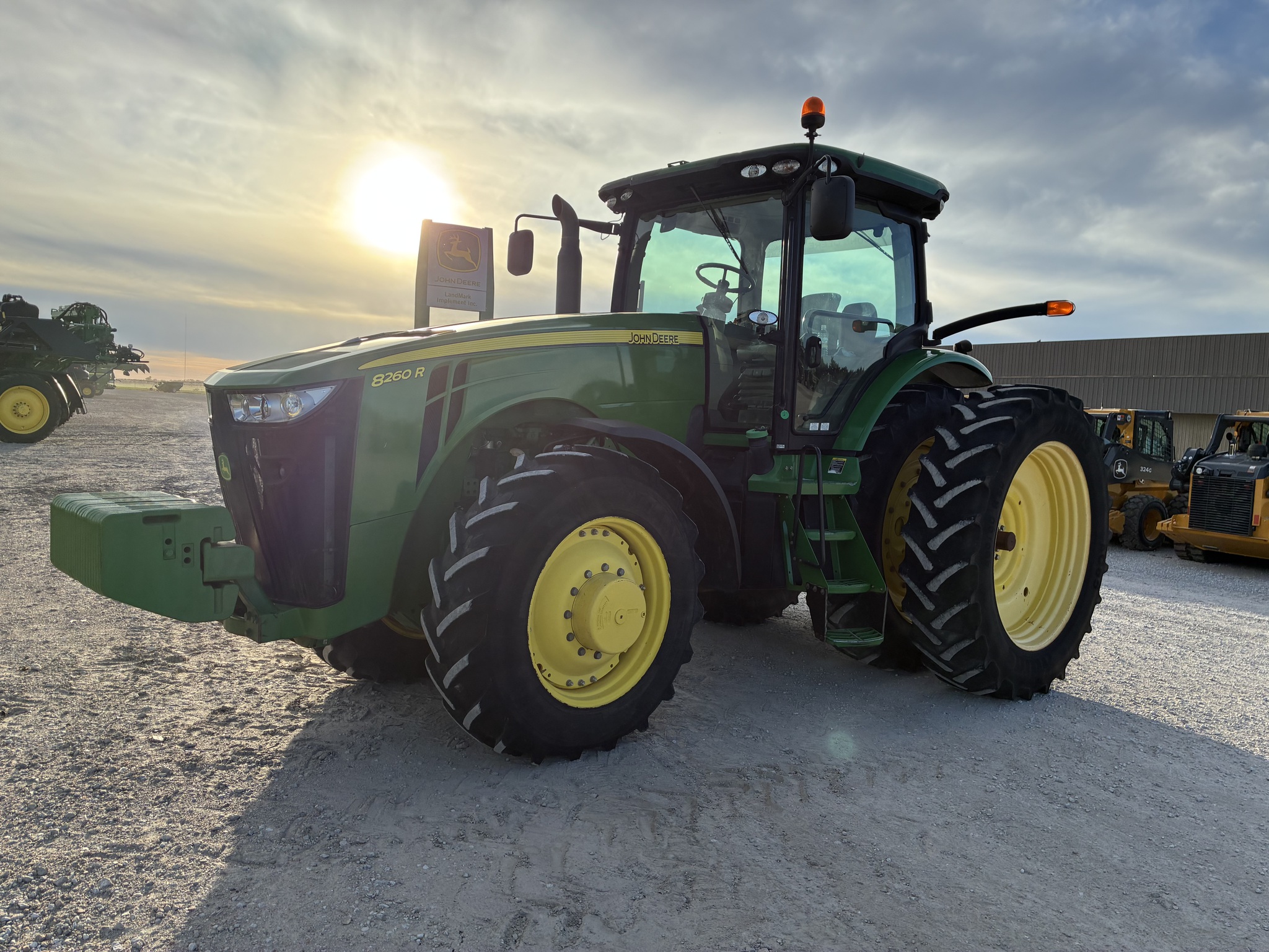 2012 John Deere 8260R Image 1