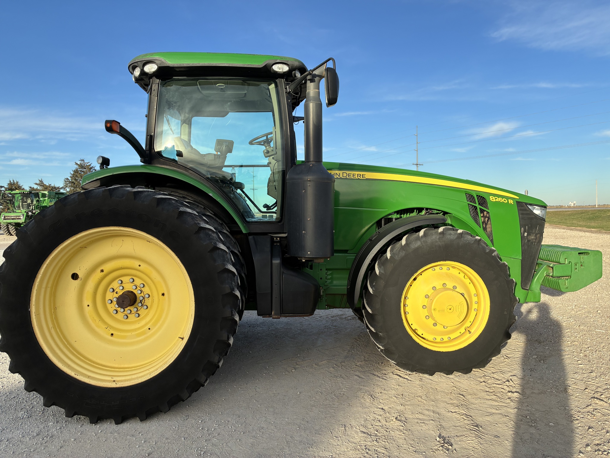 2012 John Deere 8260R Image 3