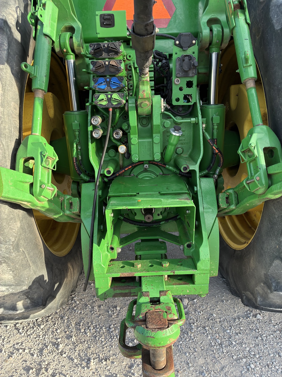 2012 John Deere 8260R Image 8