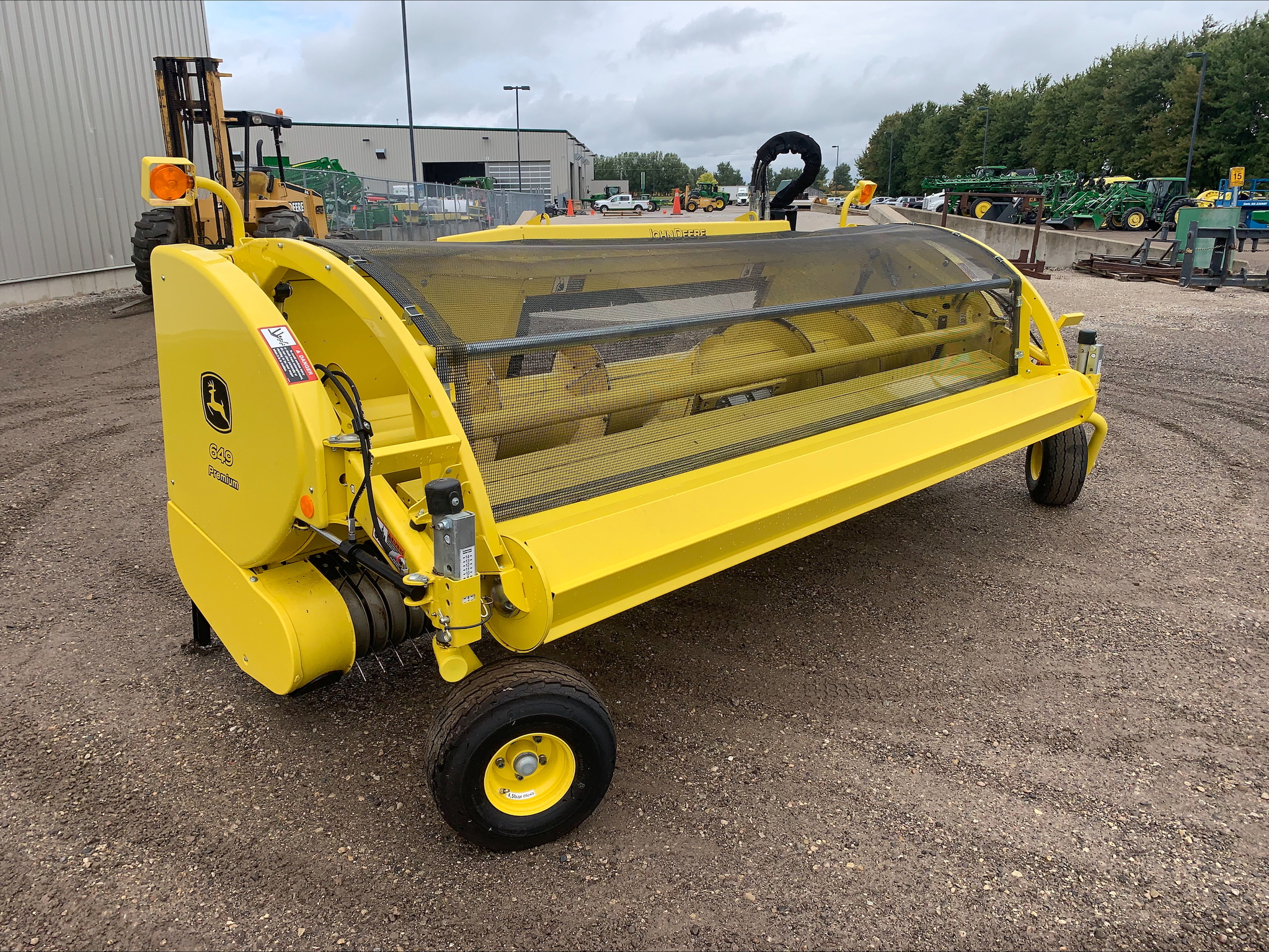2023 John Deere 649 Image 2