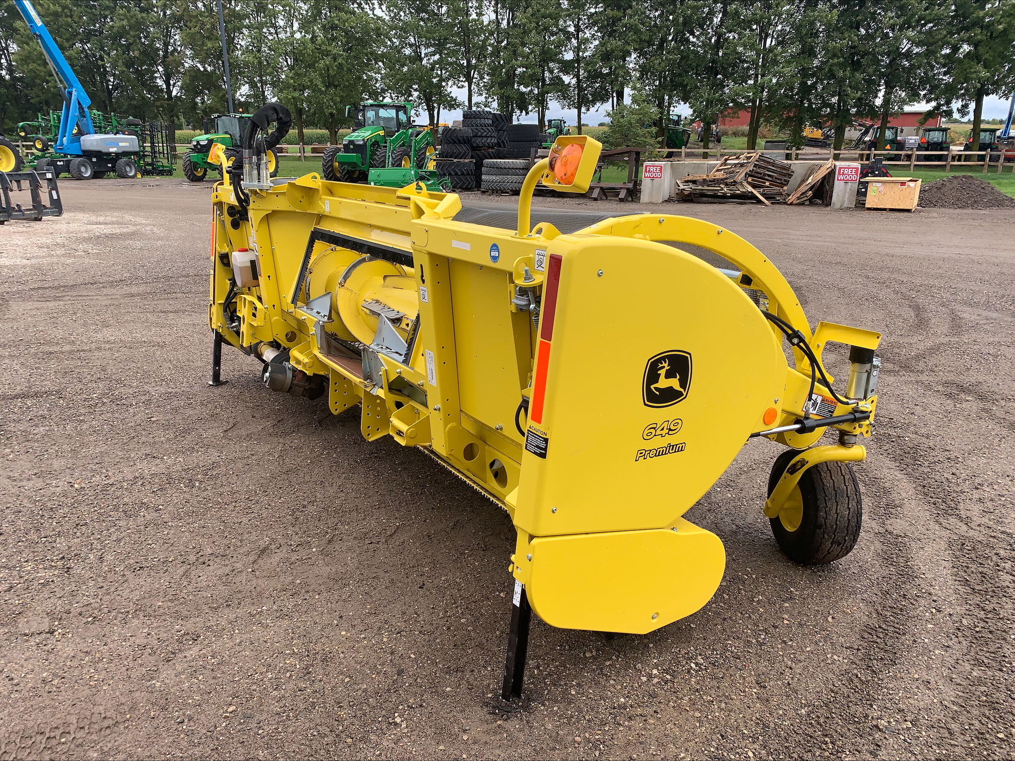 2023 John Deere 649 Image 4