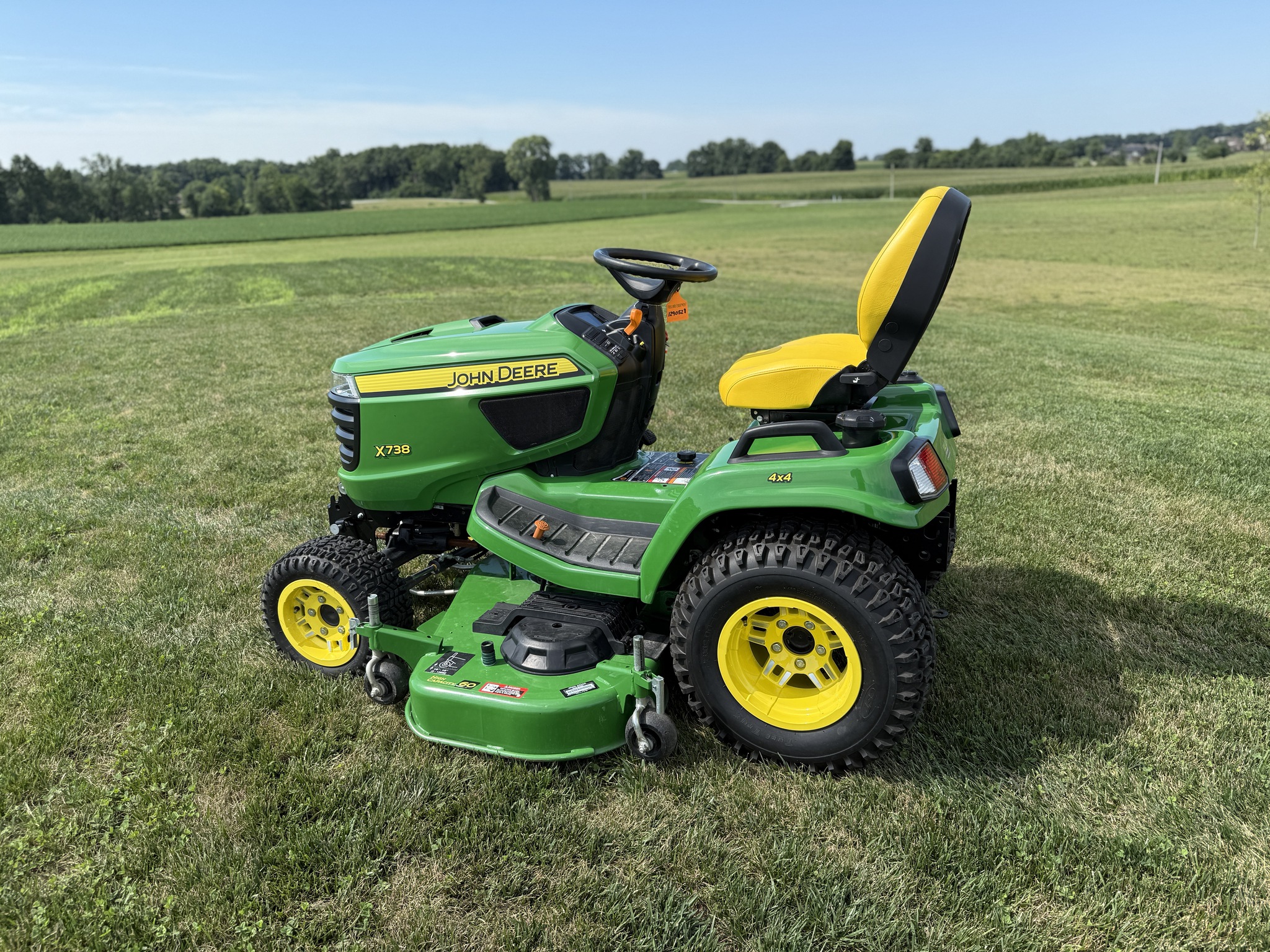 2023 John Deere X738 Image 5