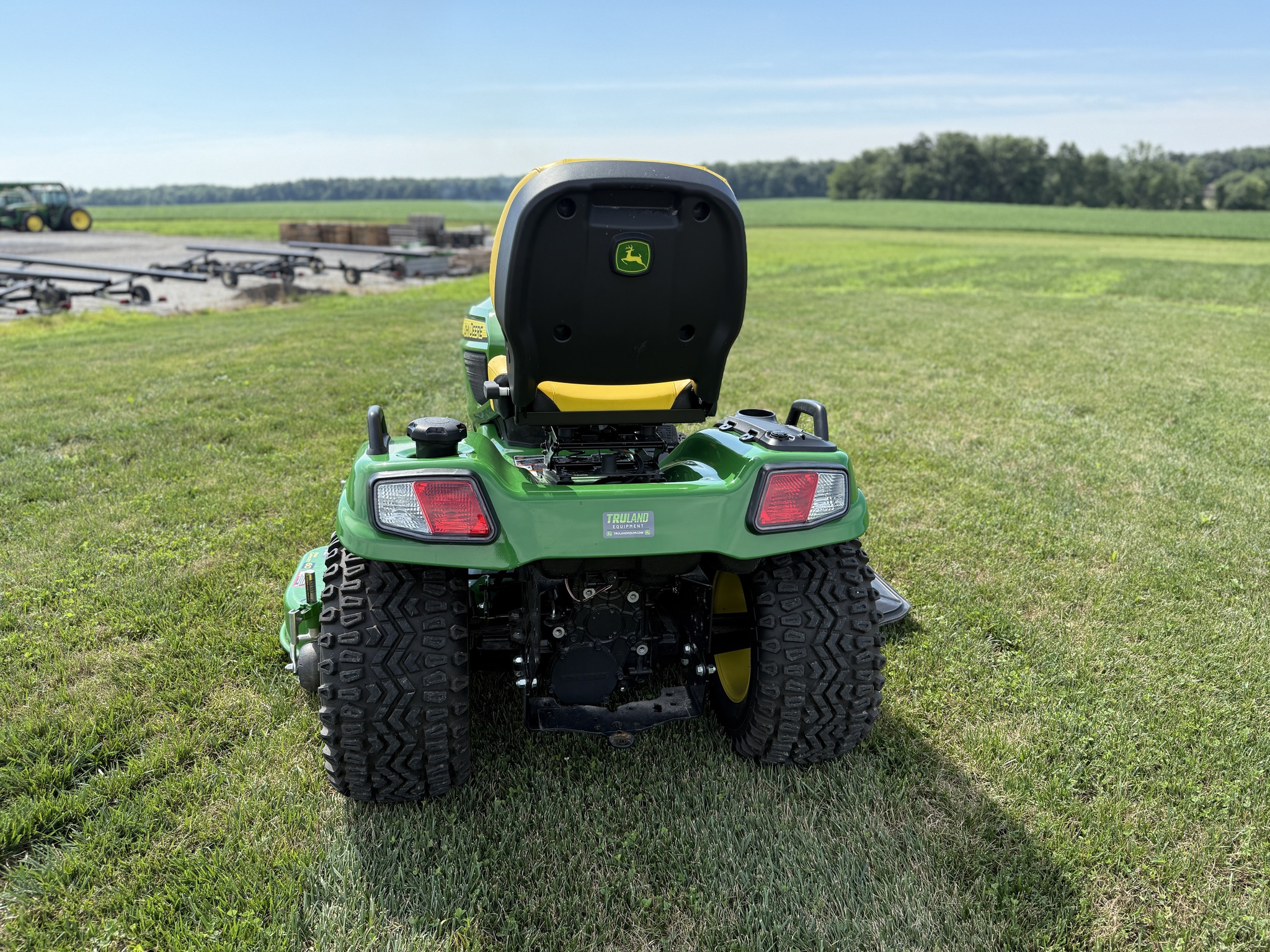 2023 John Deere X738 Image 8