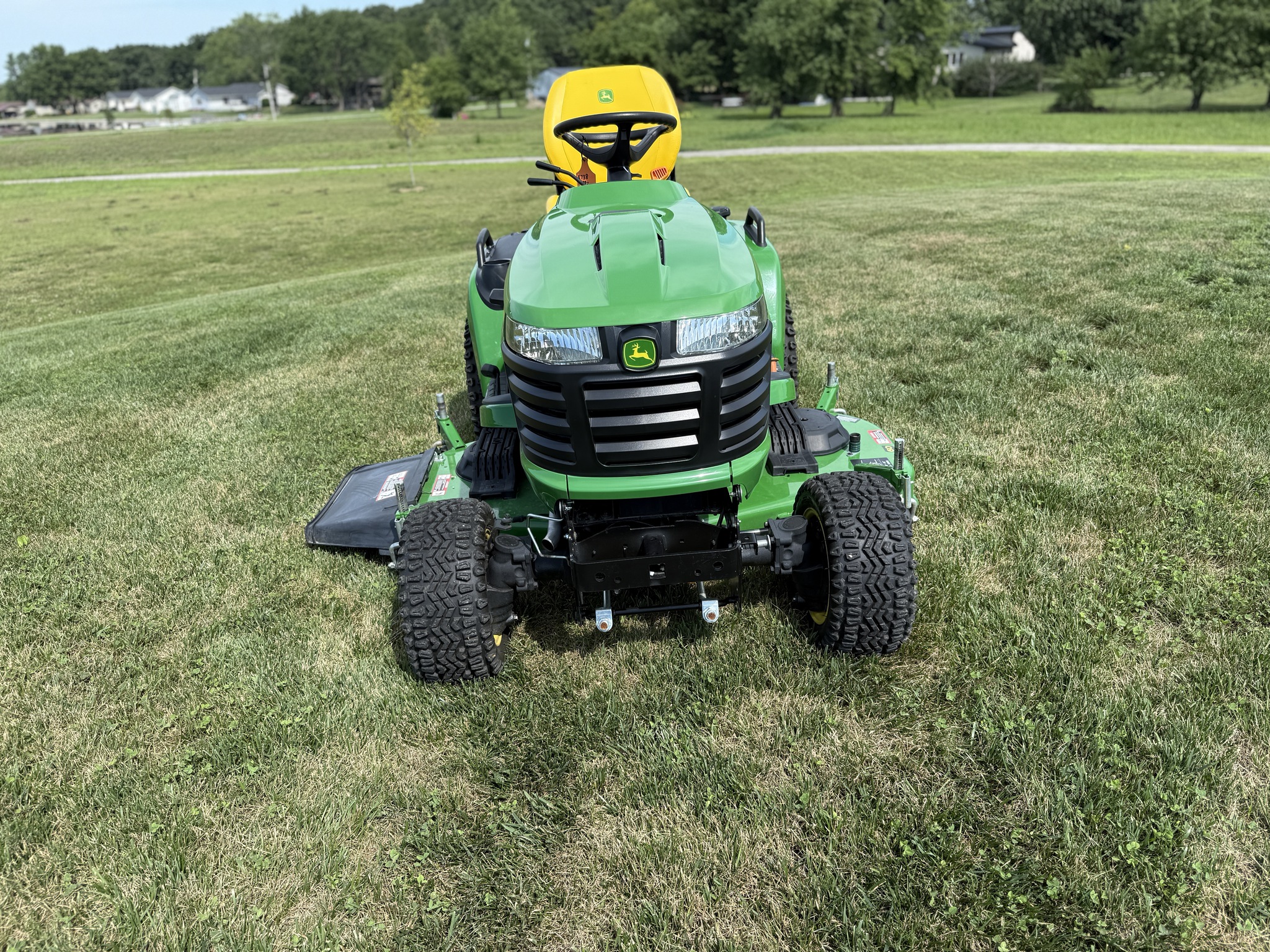2023 John Deere X738 Image 18