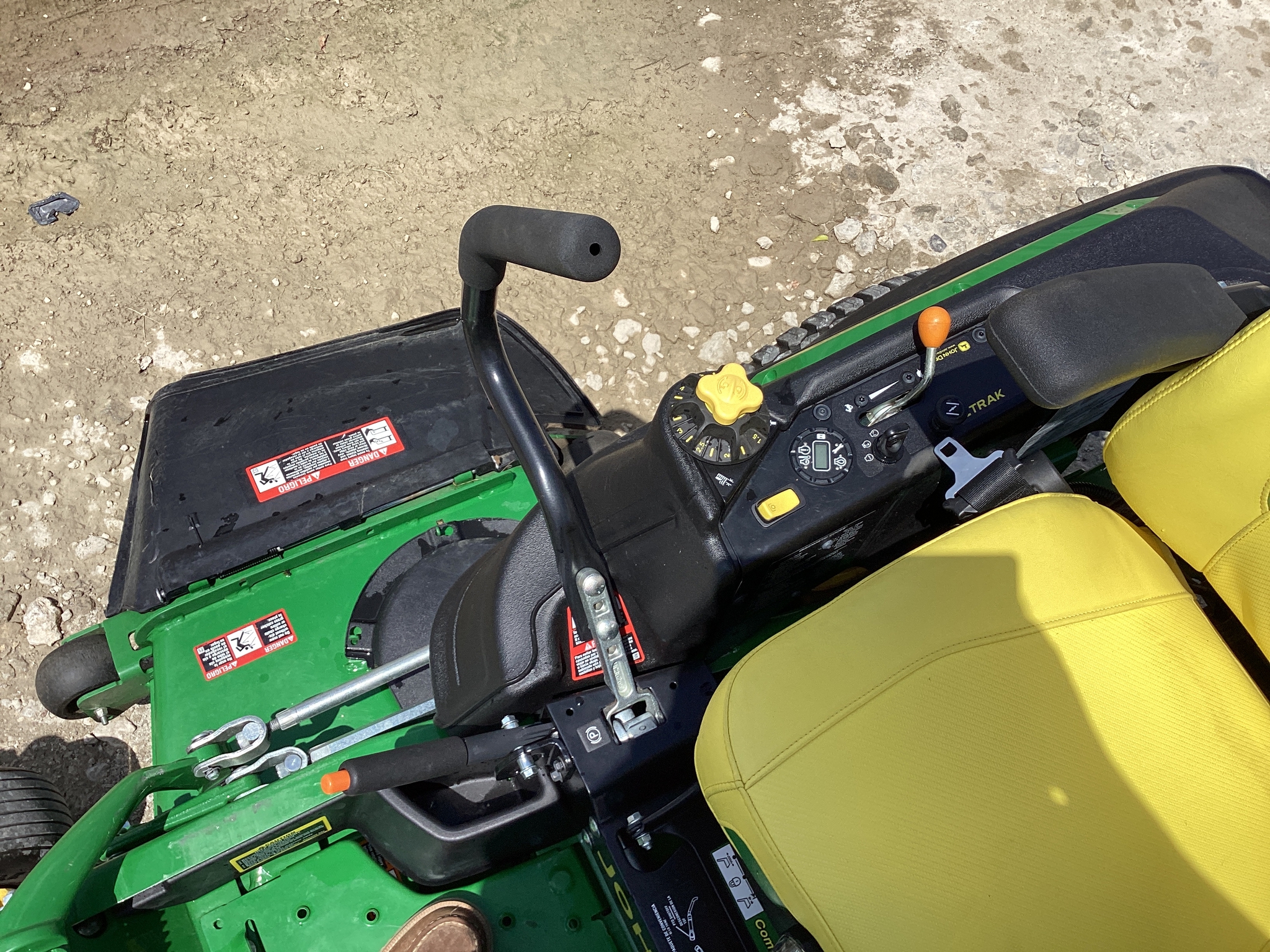 2024 John Deere Z920M Image 10