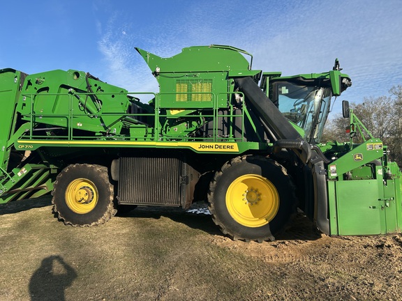 2022 John Deere CP770 Photo 3