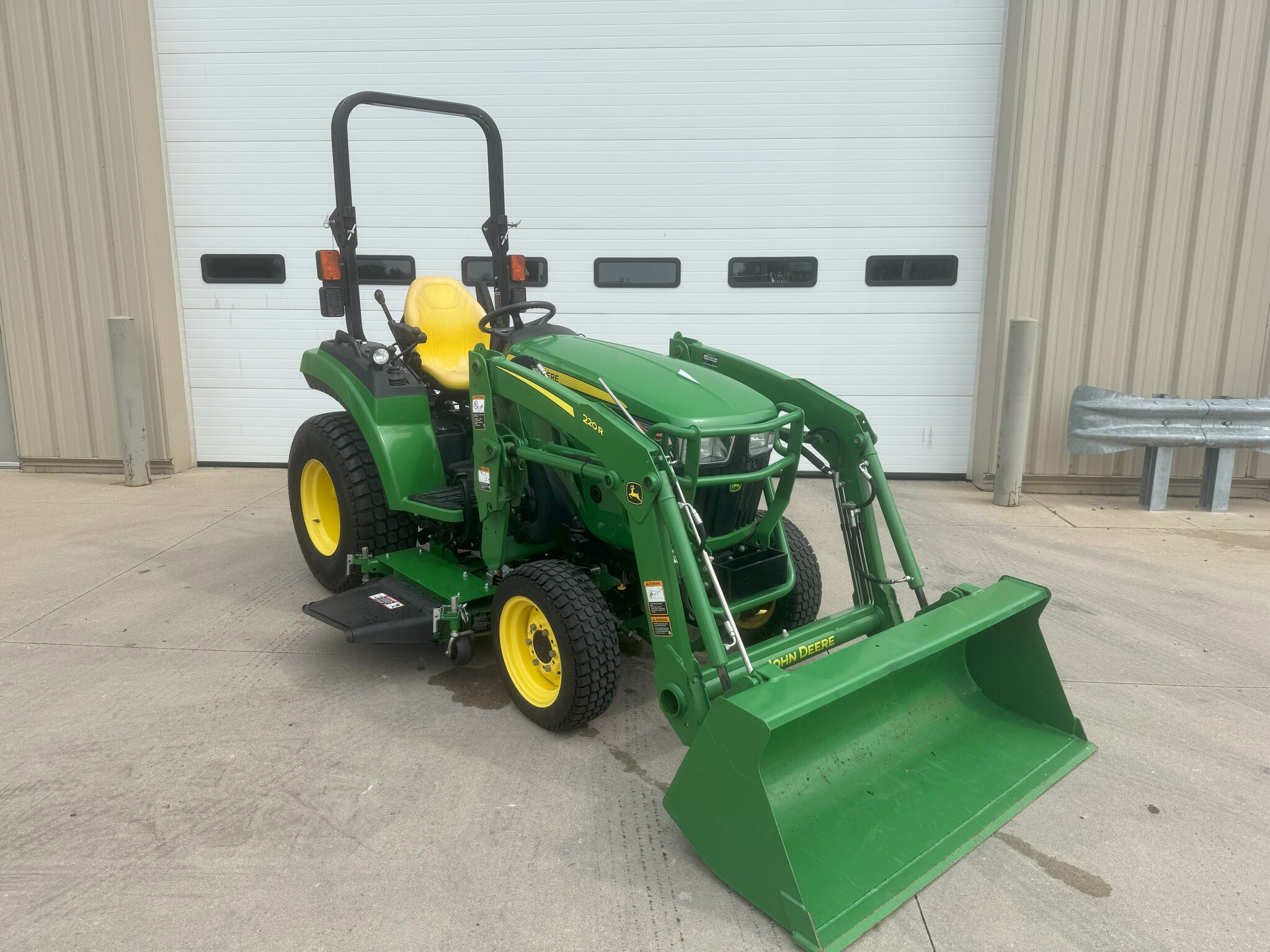 2017 John Deere 2038R Image 1