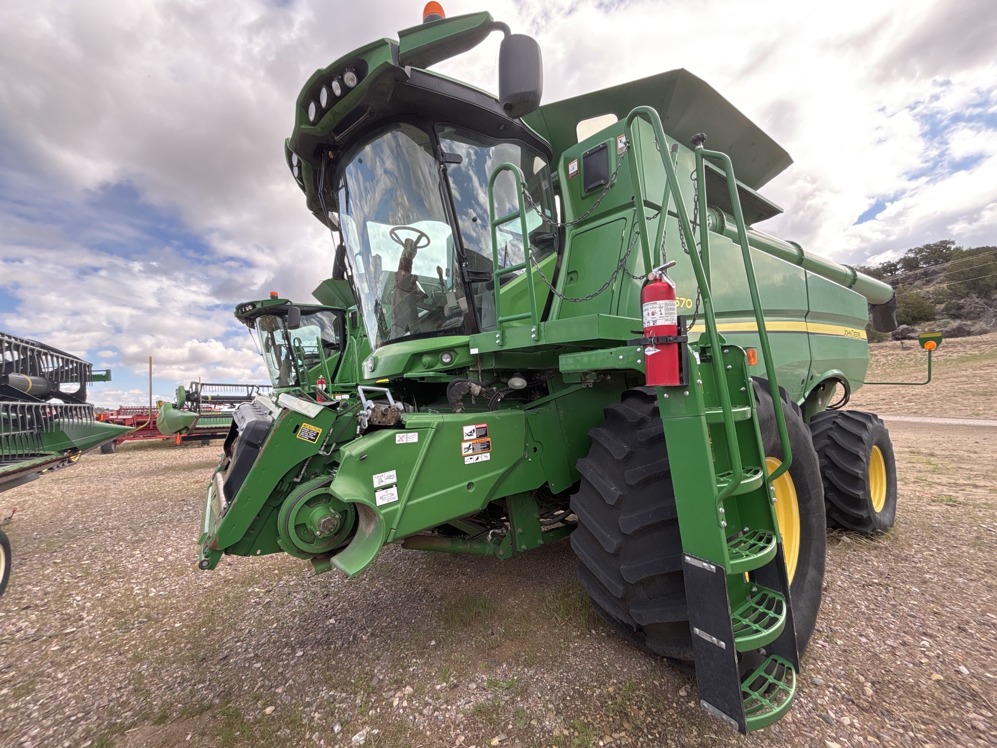 2015 John Deere S670 Image 1
