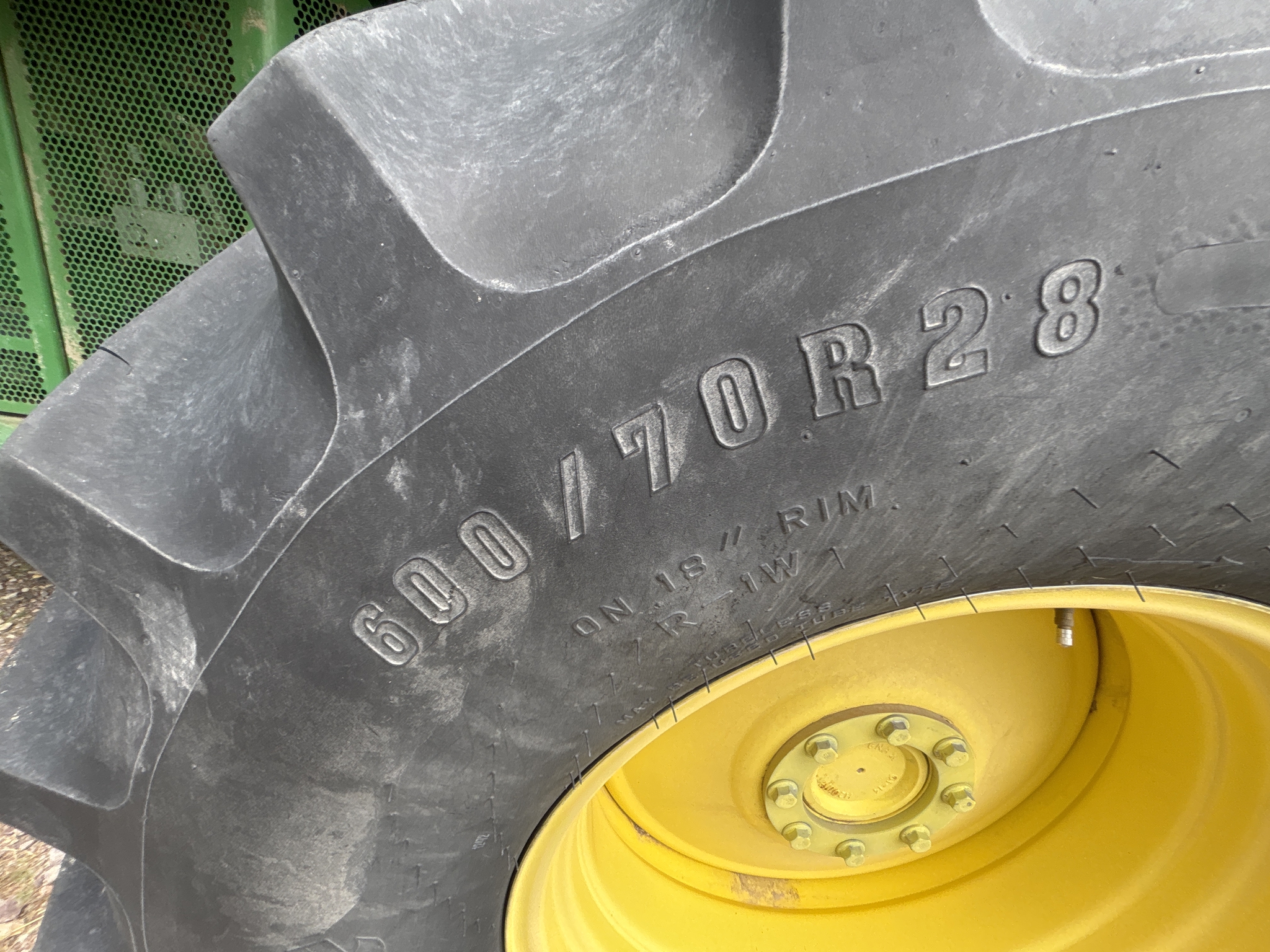 2015 John Deere S670 Image 18