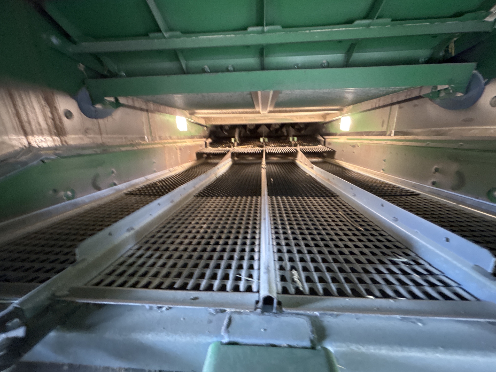 2015 John Deere S670 Image 13