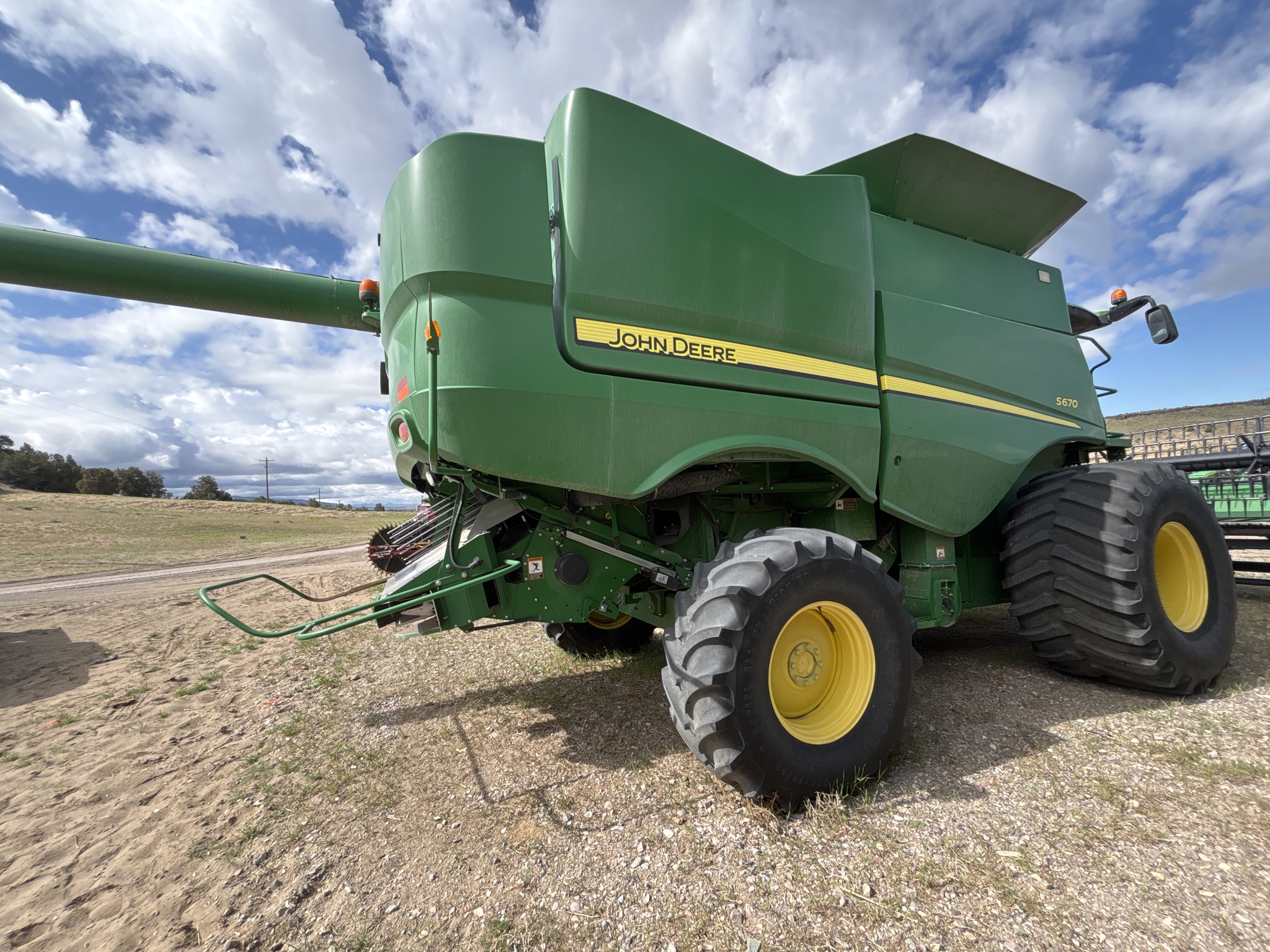 2015 John Deere S670 Image 7
