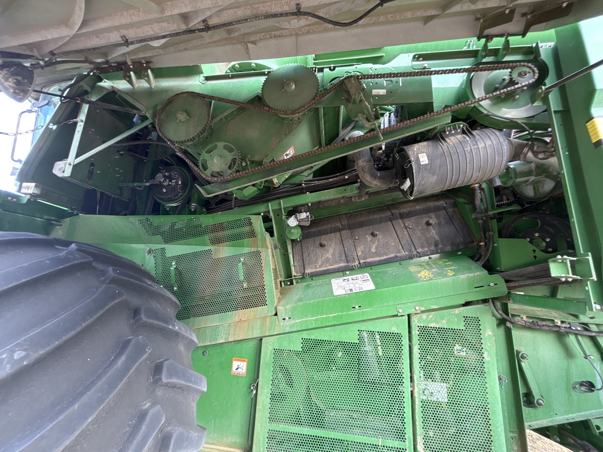 2015 John Deere S670 Image 12
