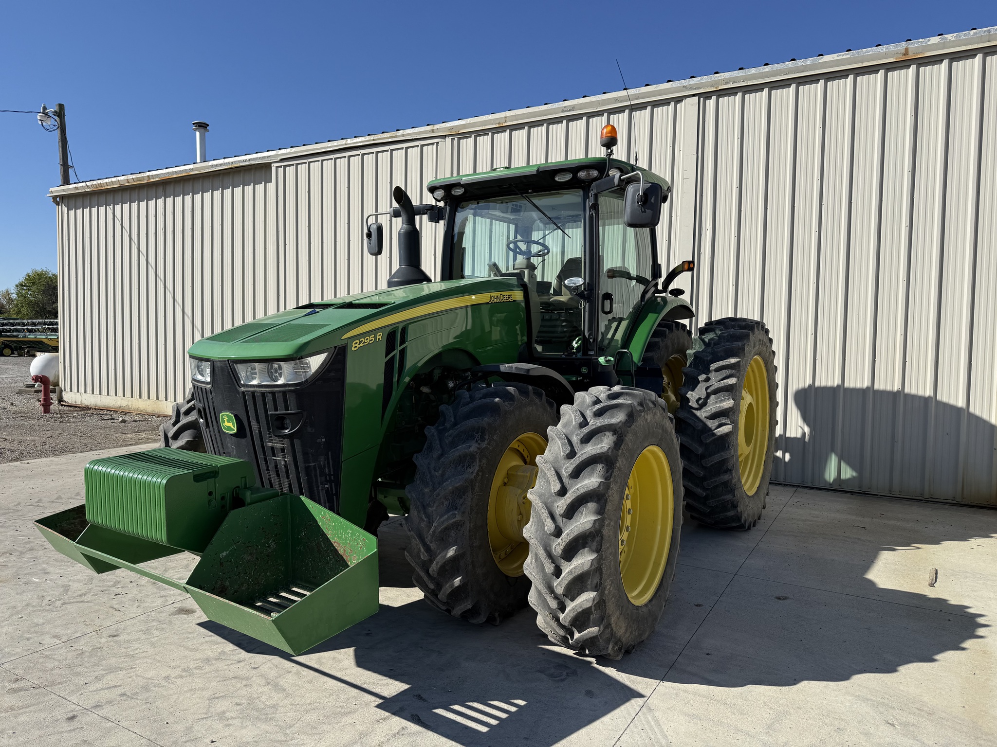 2015 John Deere 8295R Image 2