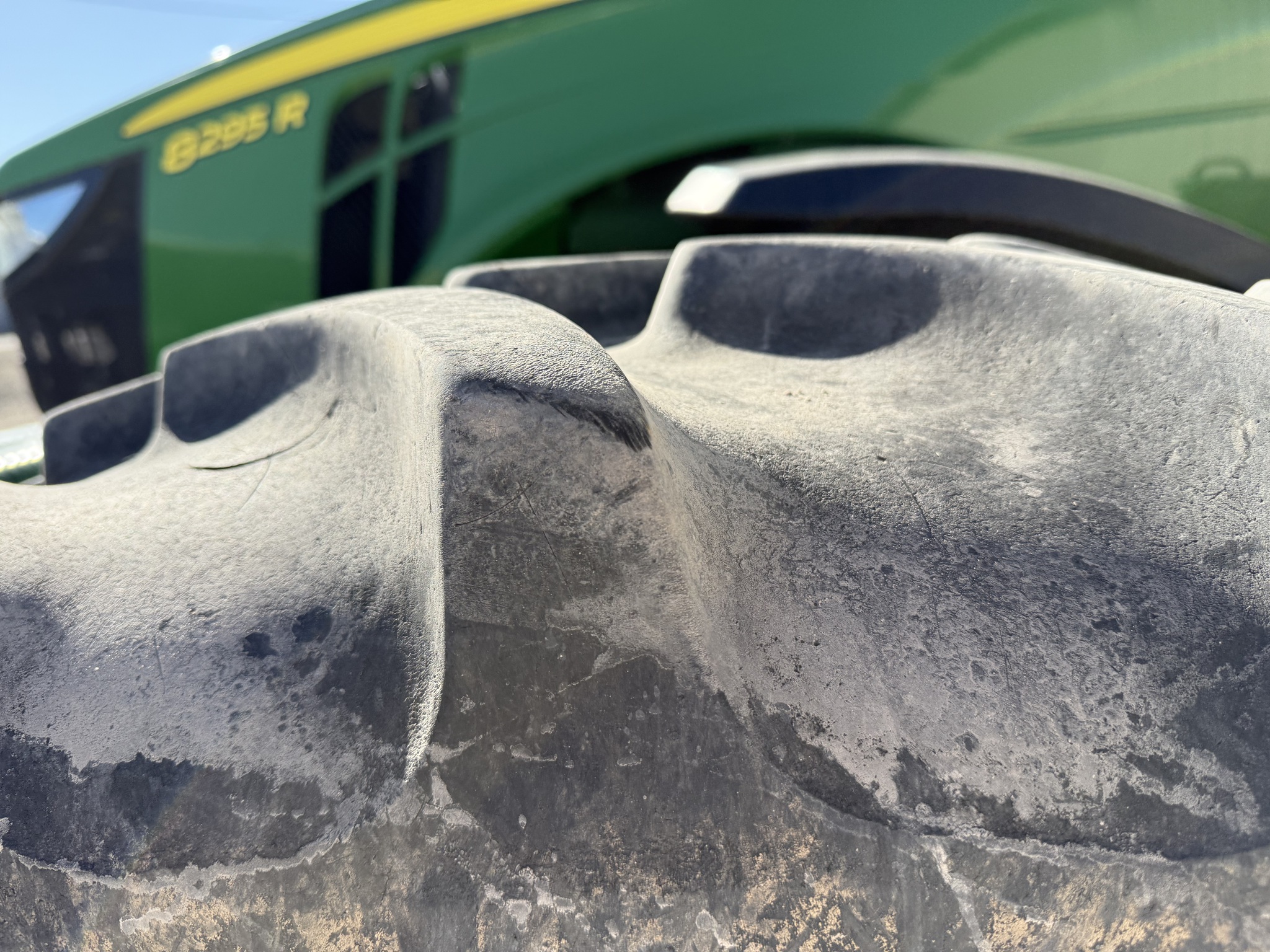 2015 John Deere 8295R Image 5