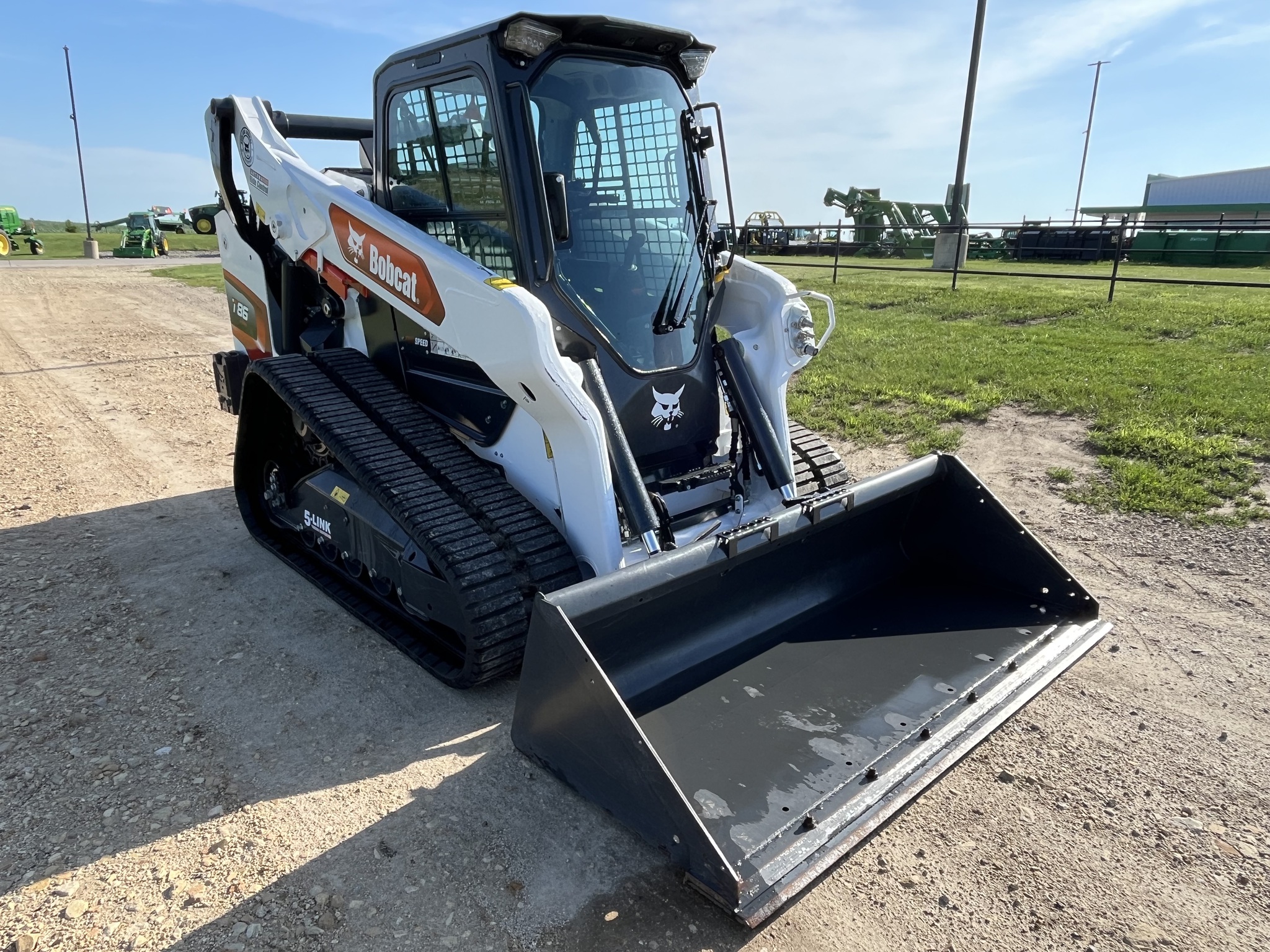 2023 Bobcat T86 Image 7