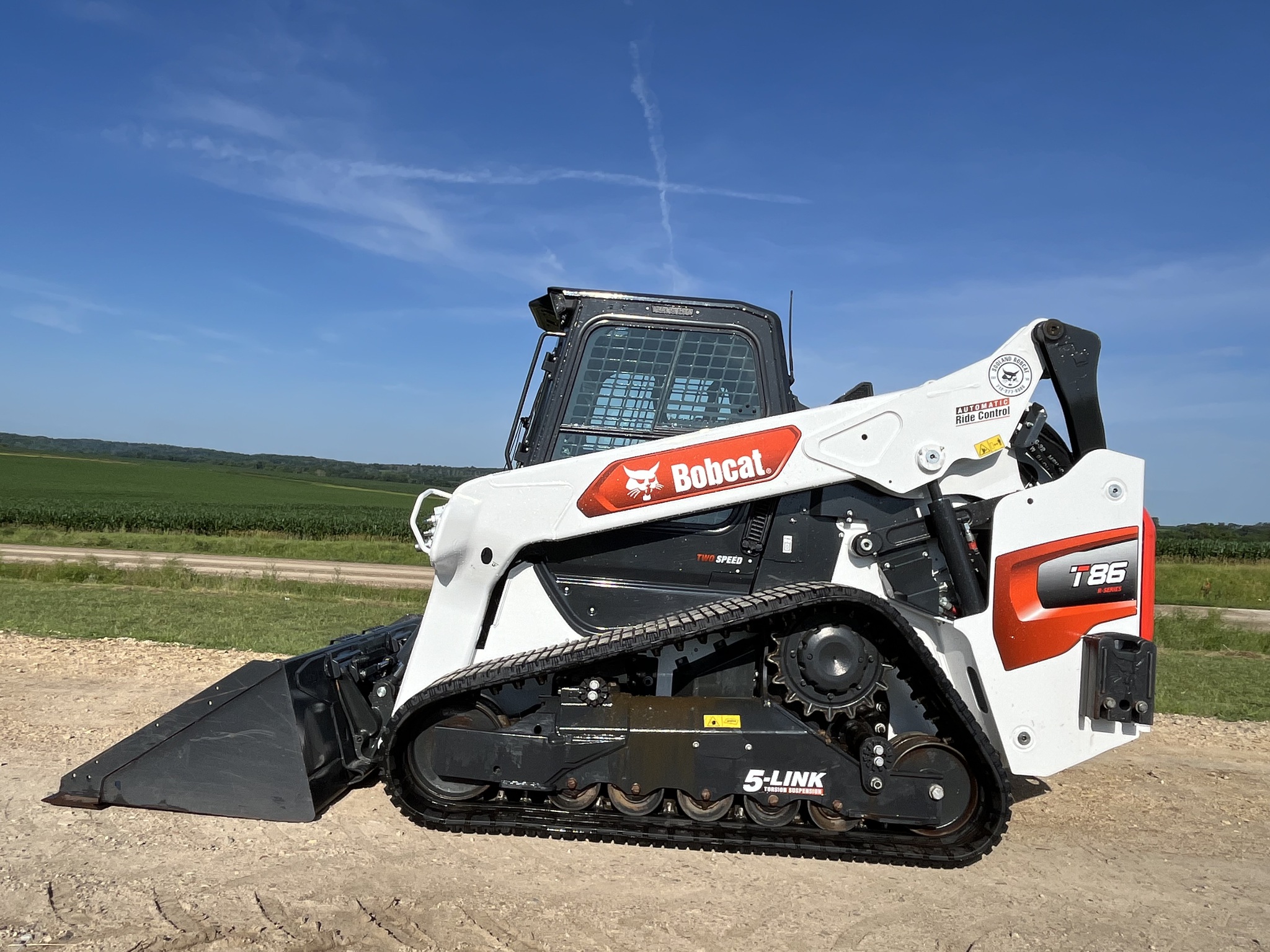 2023 Bobcat T86 Image 2