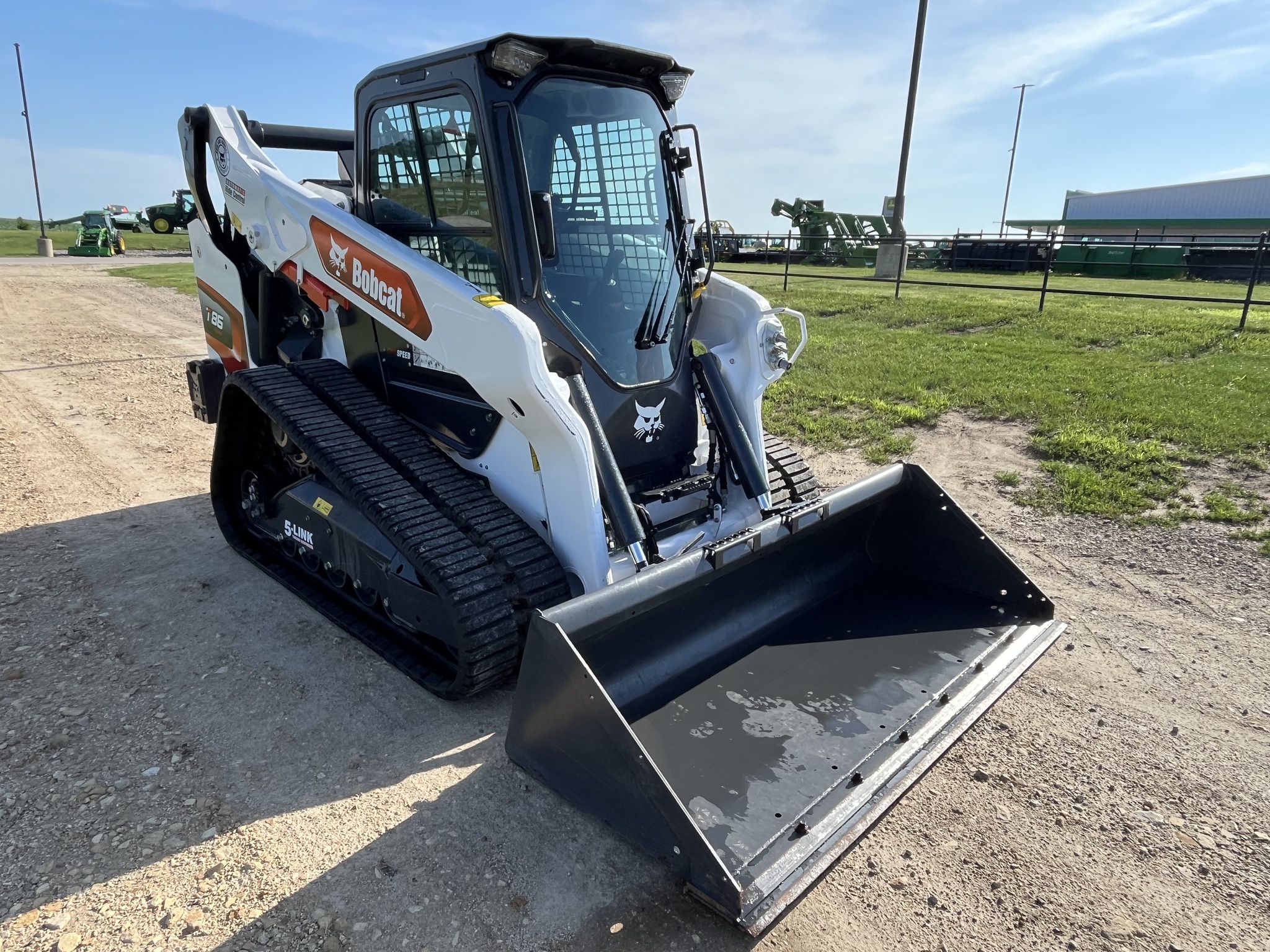 2023 Bobcat T86 Image 4