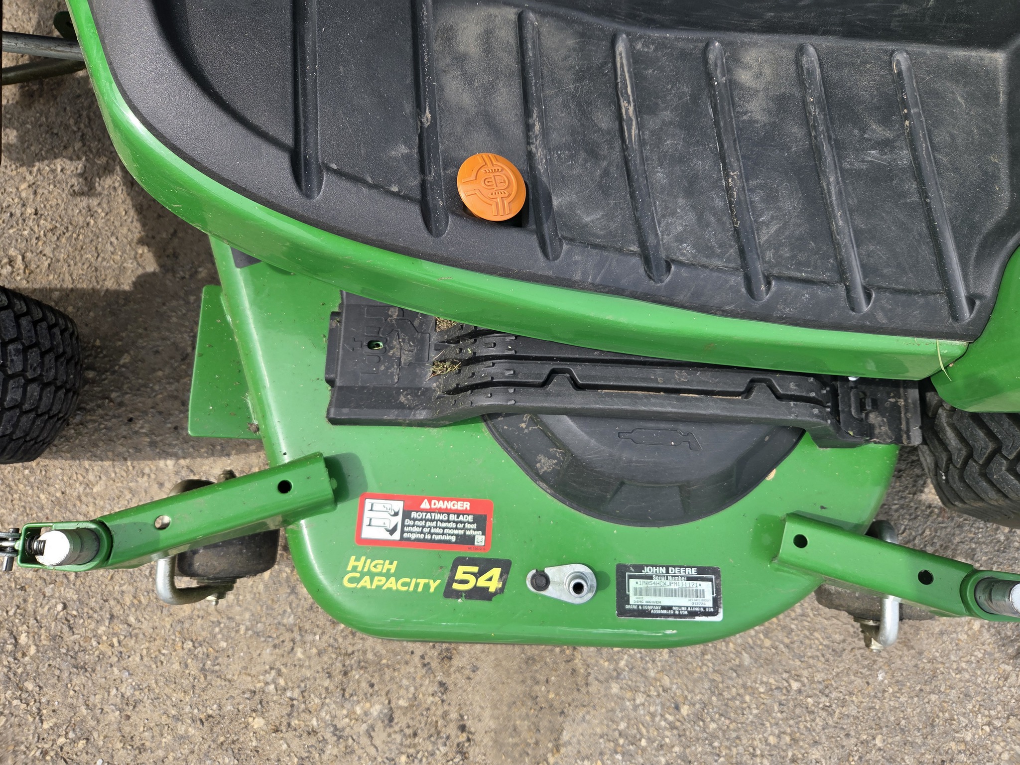 2023 John Deere X734 Image 9