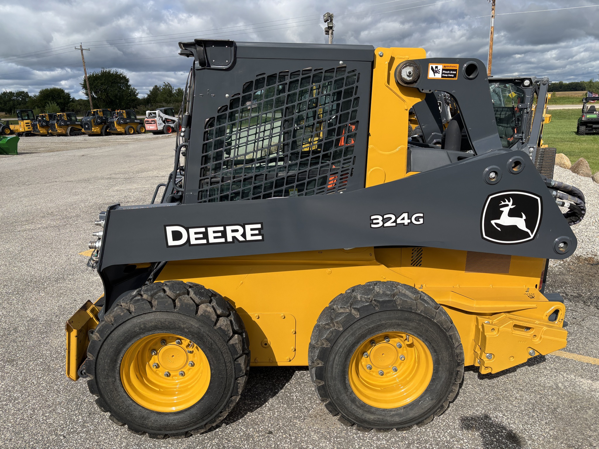 2023 John Deere 324G Image 2