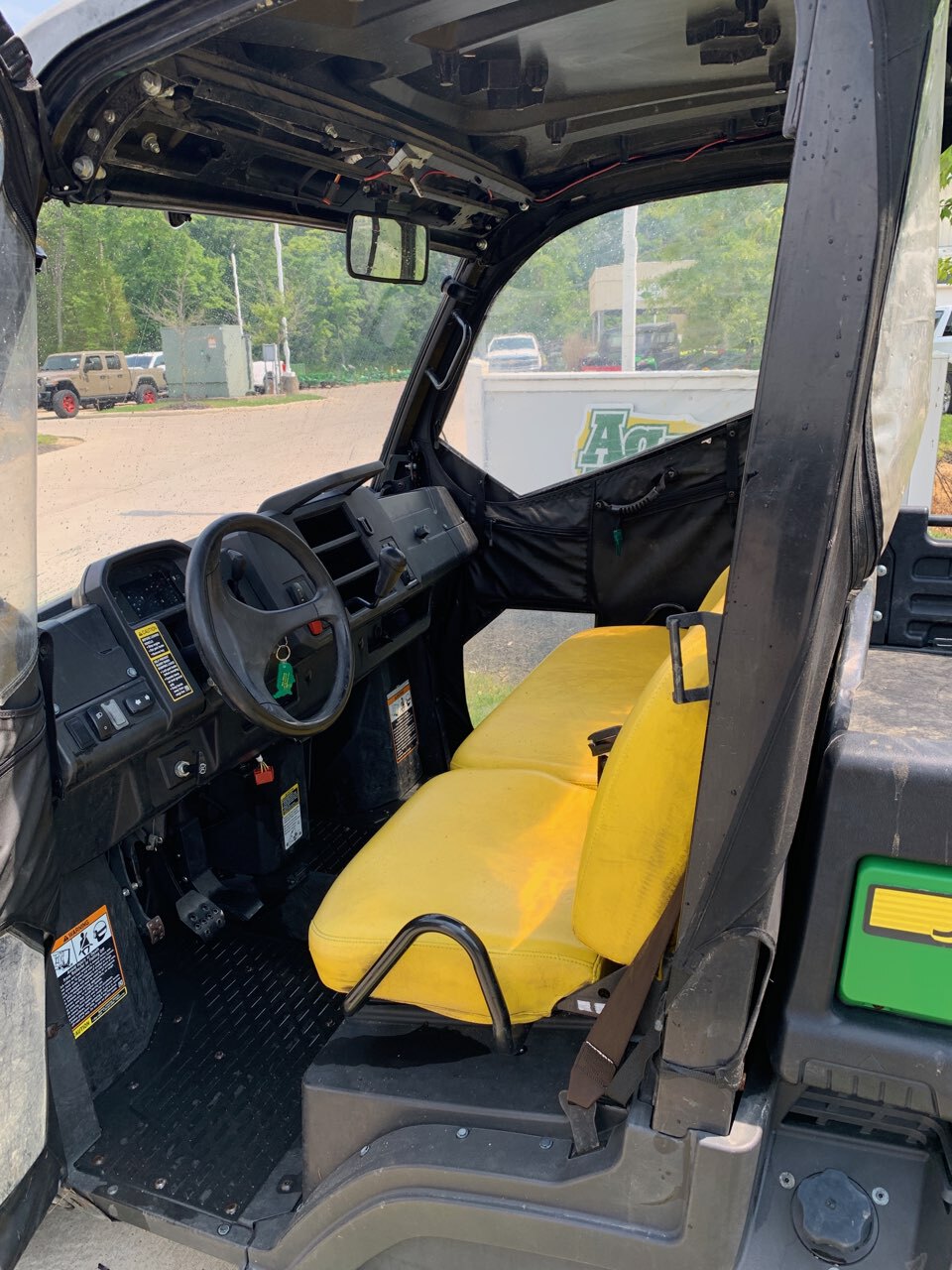 2018 John Deere XUV835M Image 10