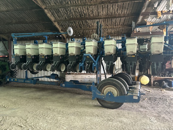 2006 Kinze 3650