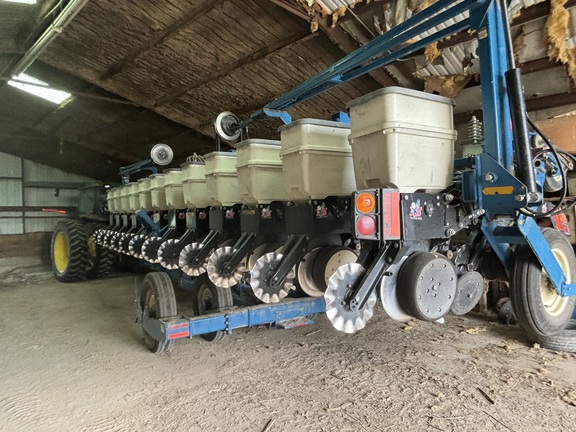 2006 Kinze 3650