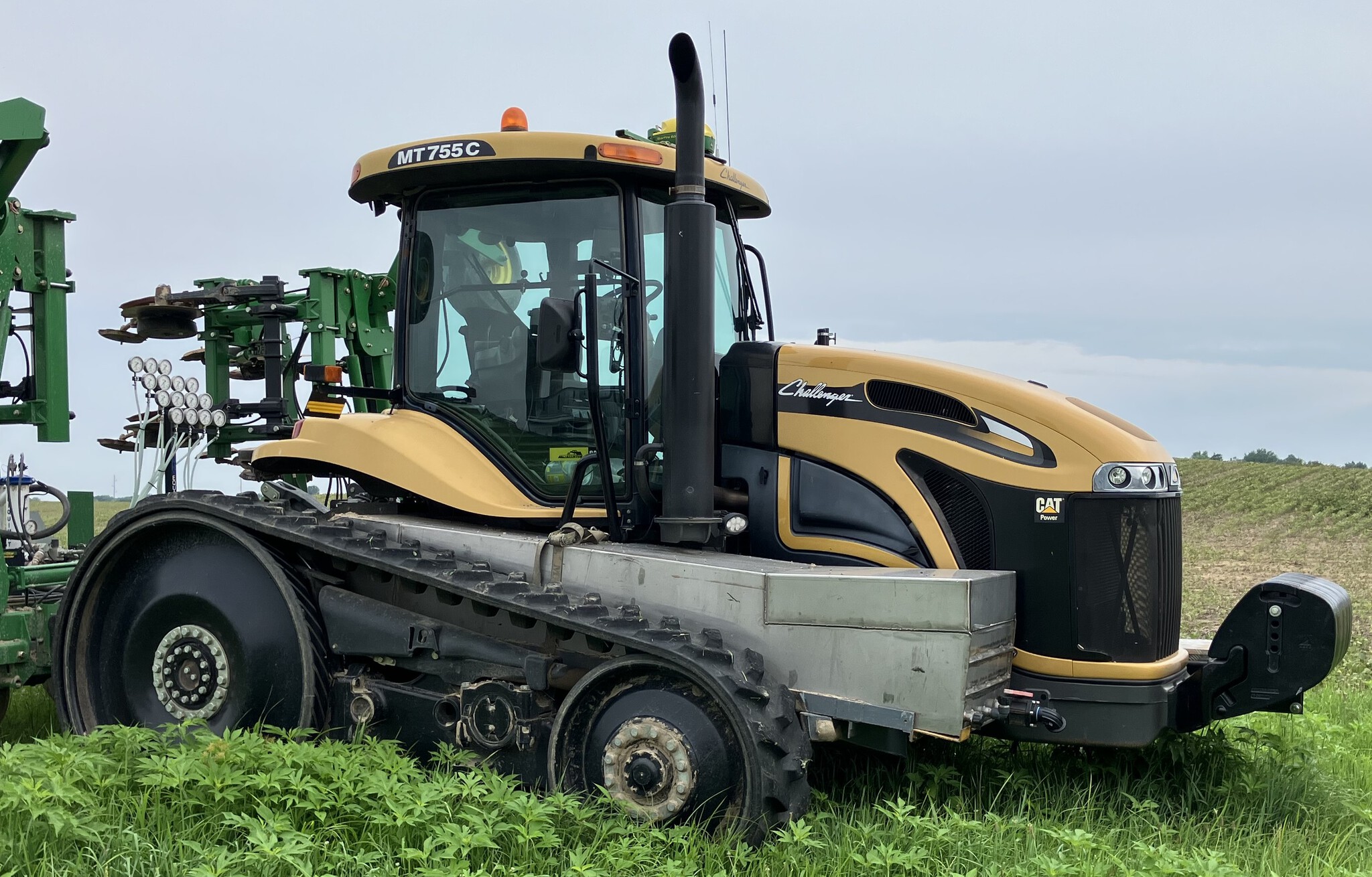 2011 Challenger MT755C Image 1
