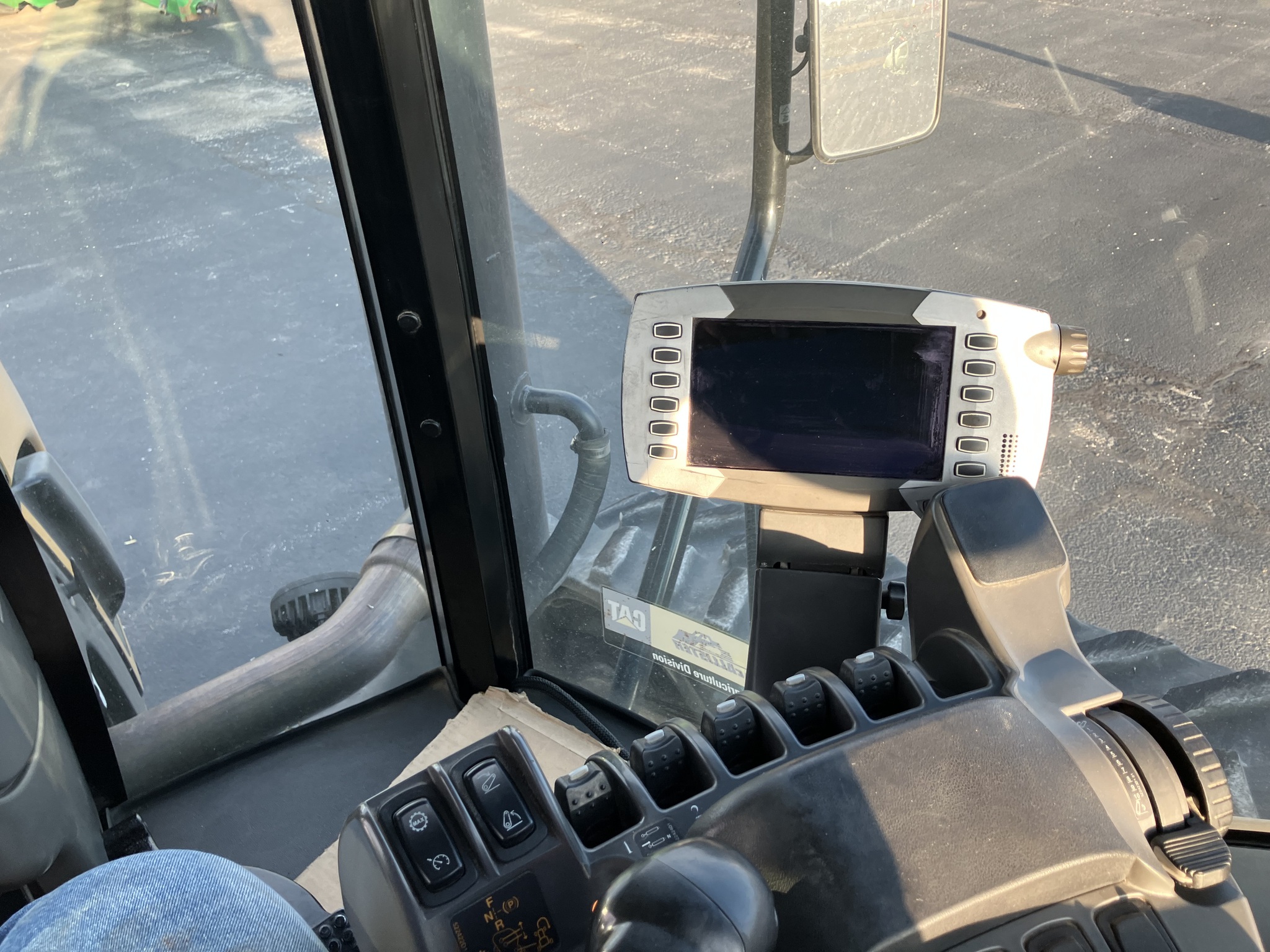 2011 Challenger MT755C Image 18