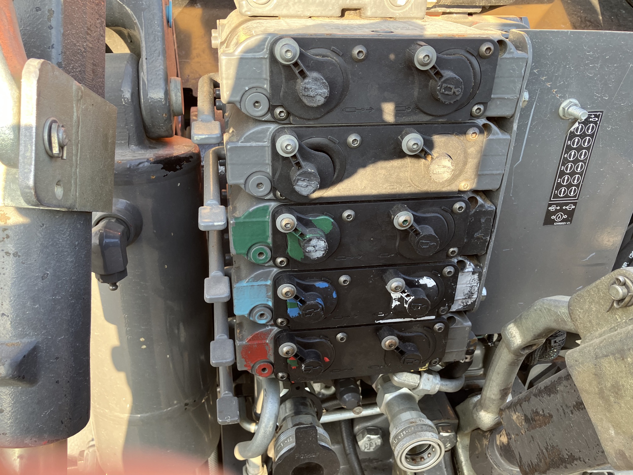 2011 Challenger MT755C Image 9