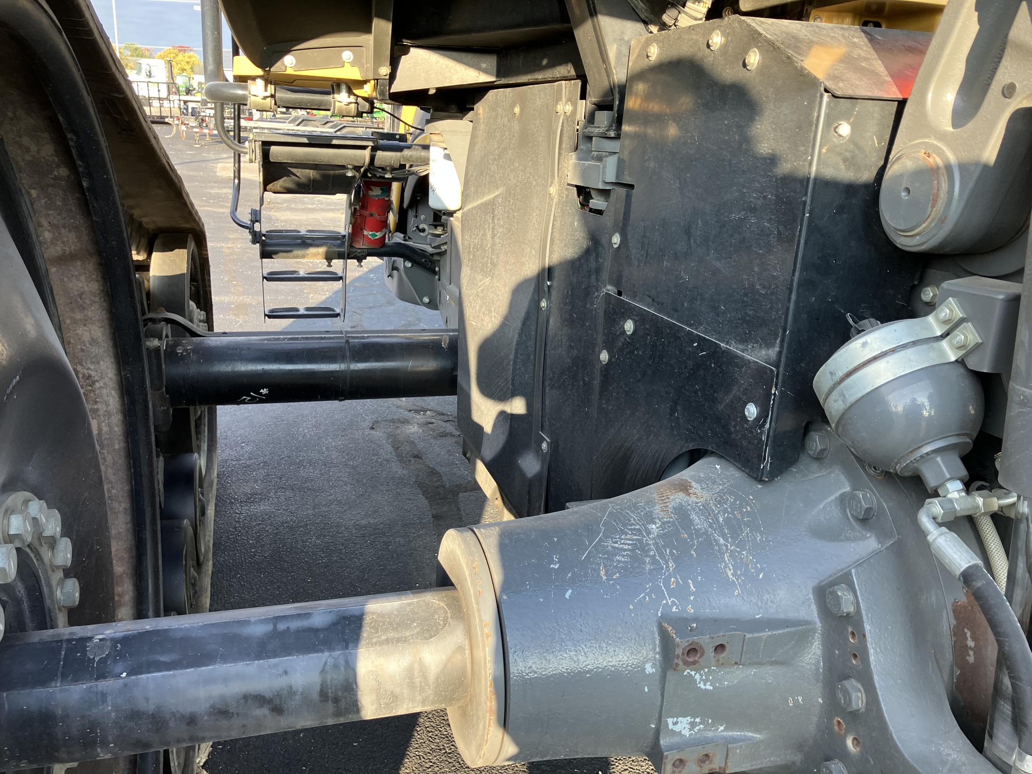 2011 Challenger MT755C Image 14