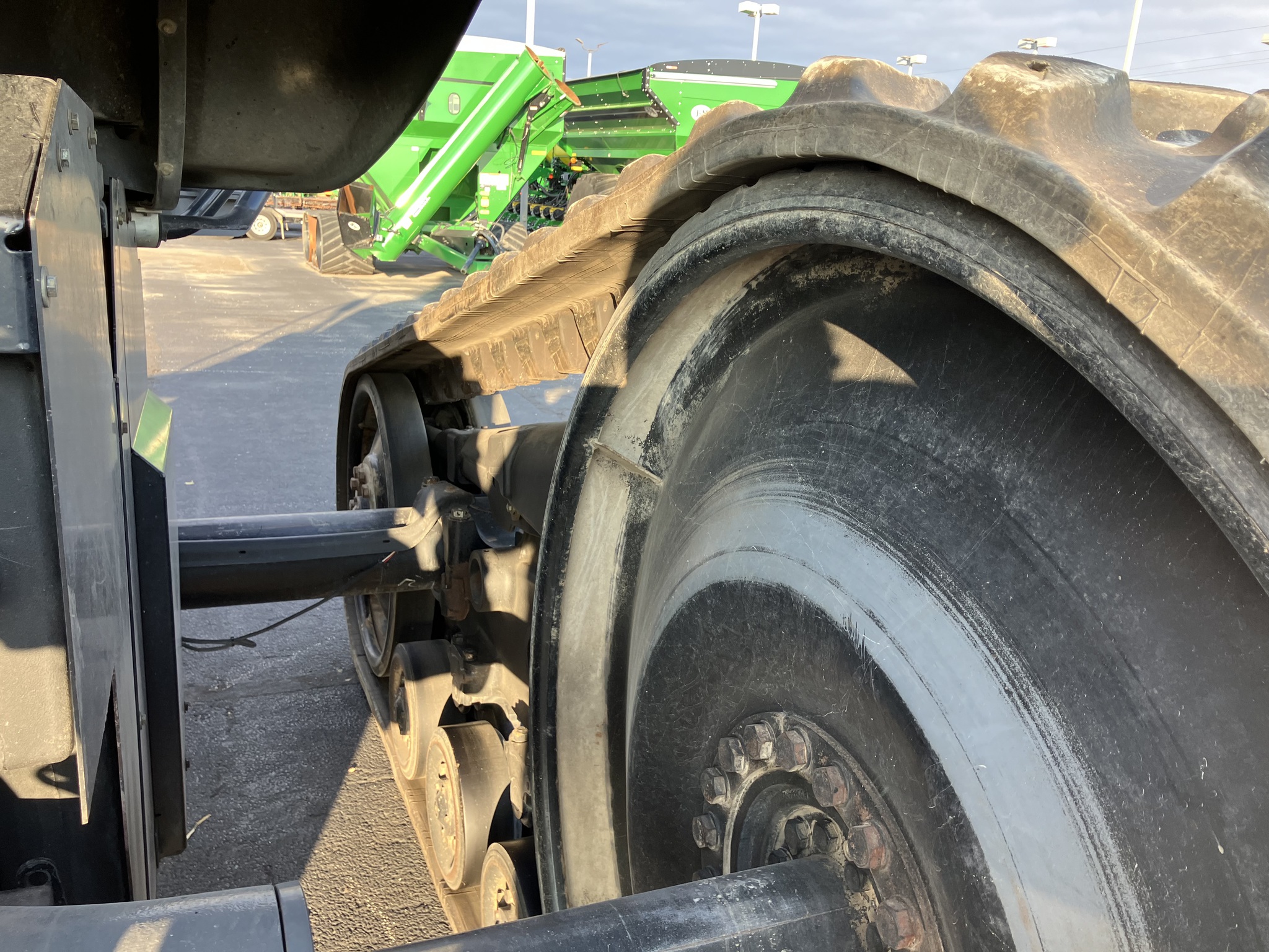 2011 Challenger MT755C Image 13