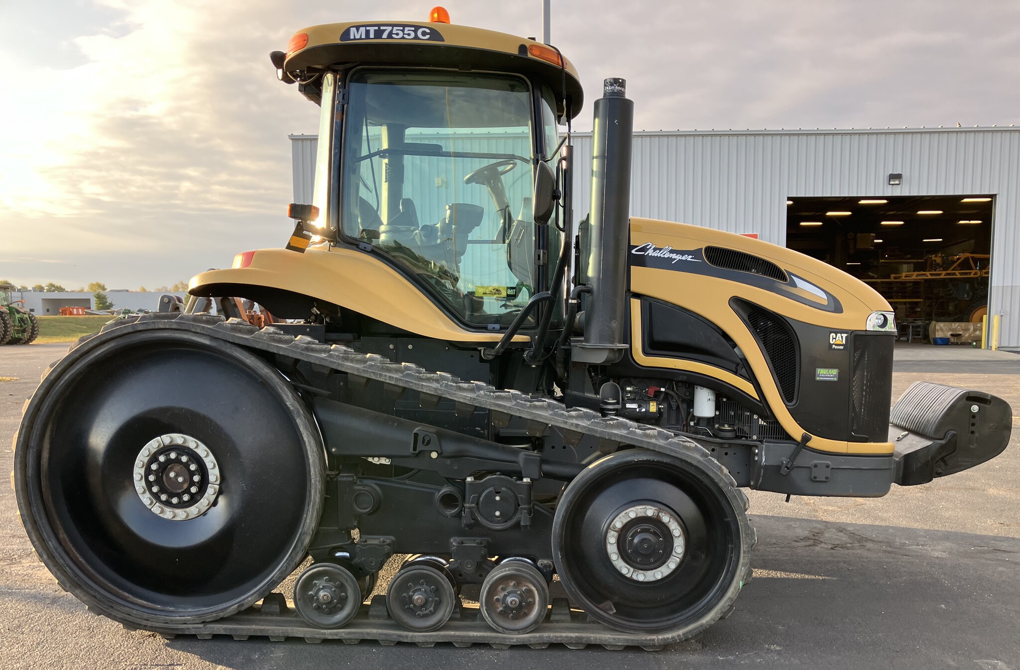 2011 Challenger MT755C Image 4