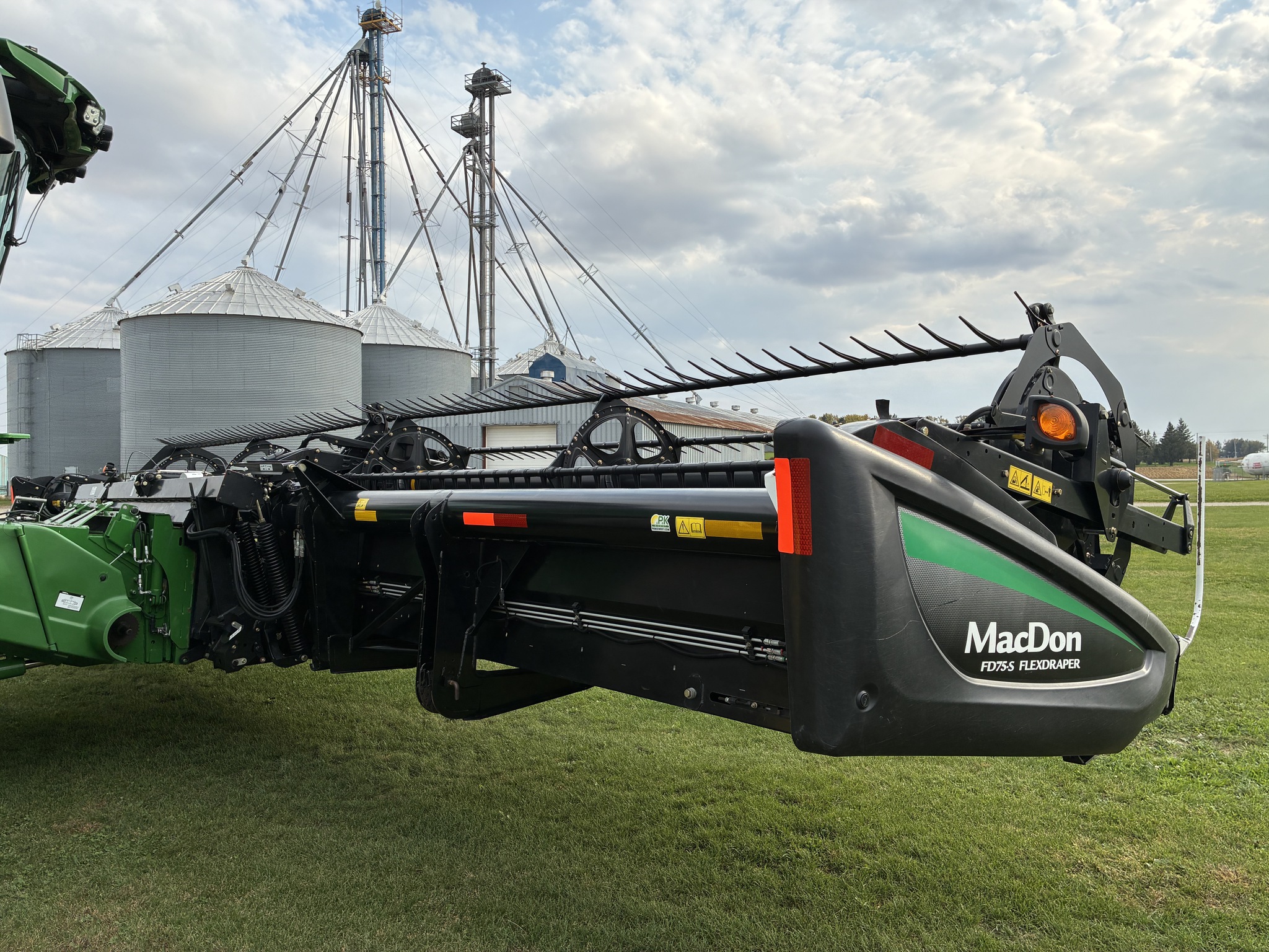 2013 MacDon FD75-35 Image 5