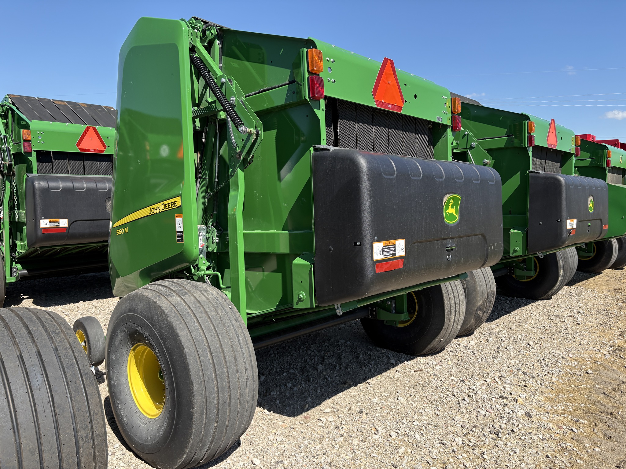 2020 John Deere 560M Image 4