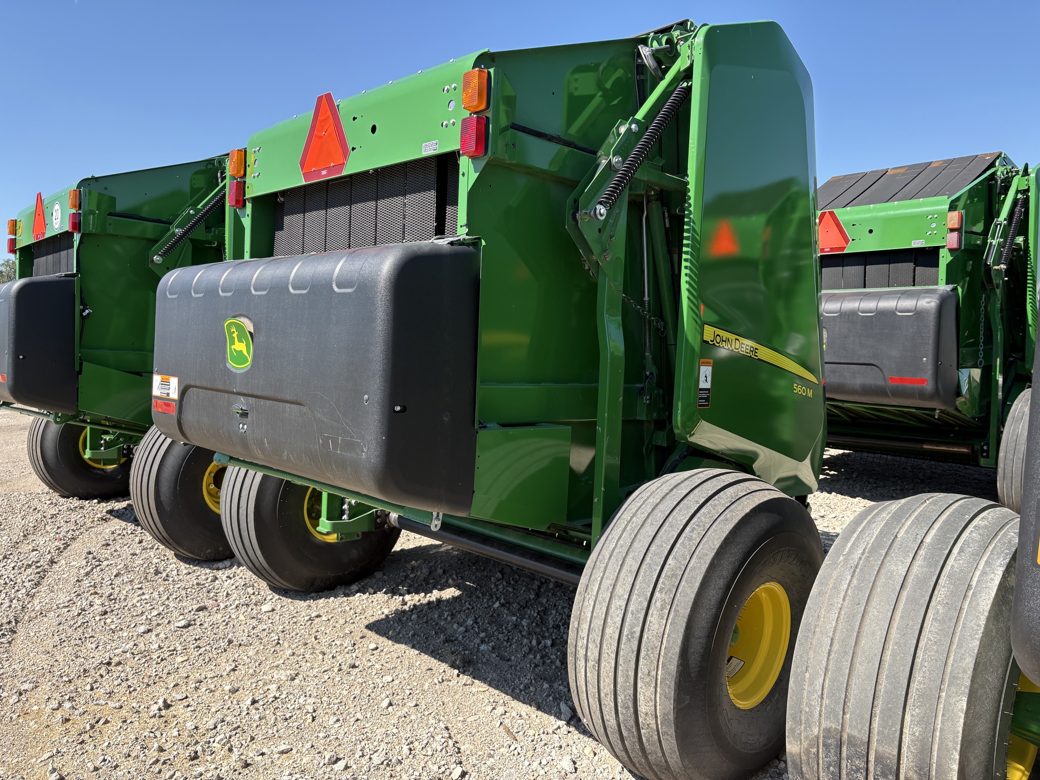 2020 John Deere 560M Image 5