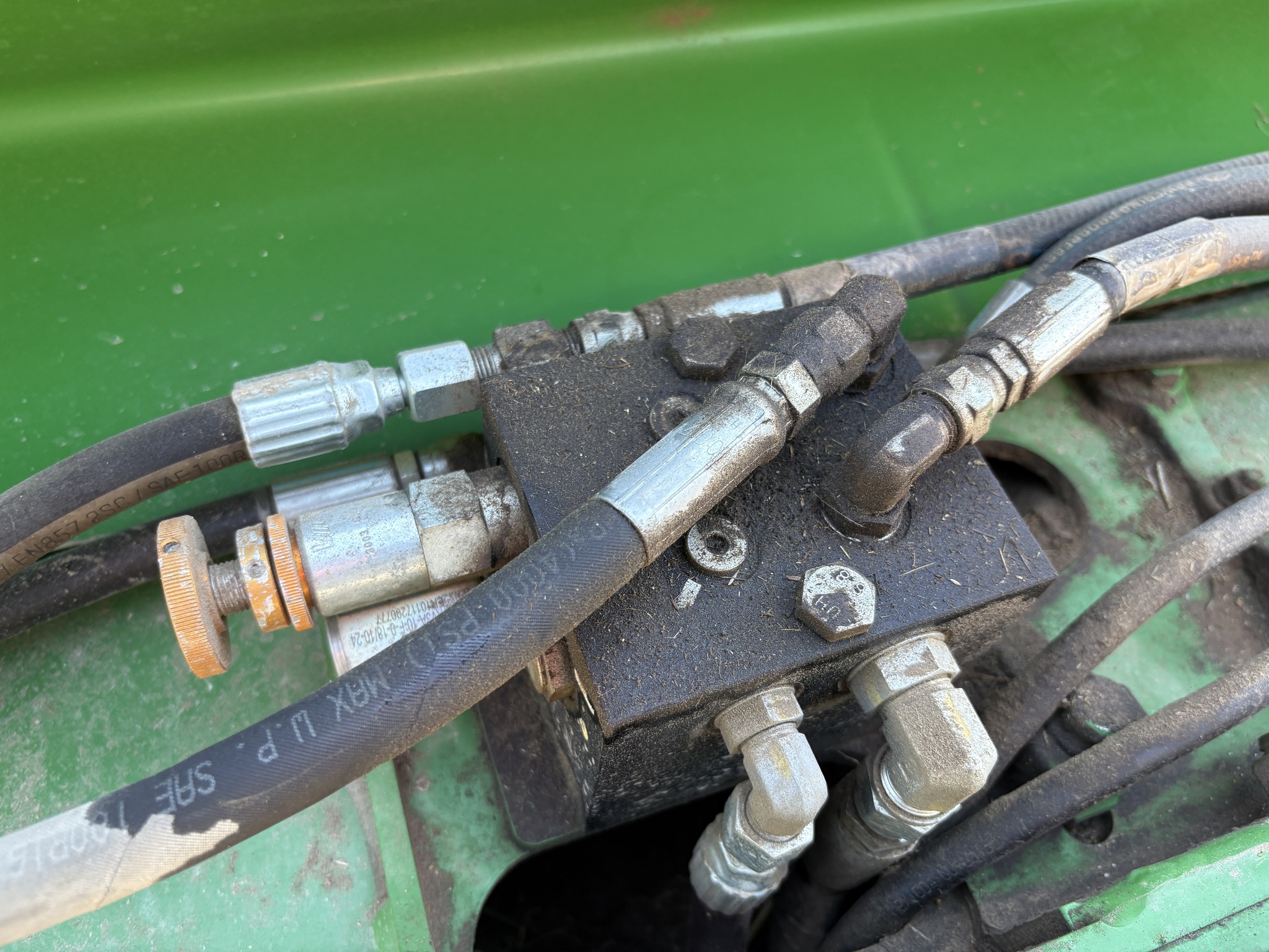 2020 John Deere 560M Image 10