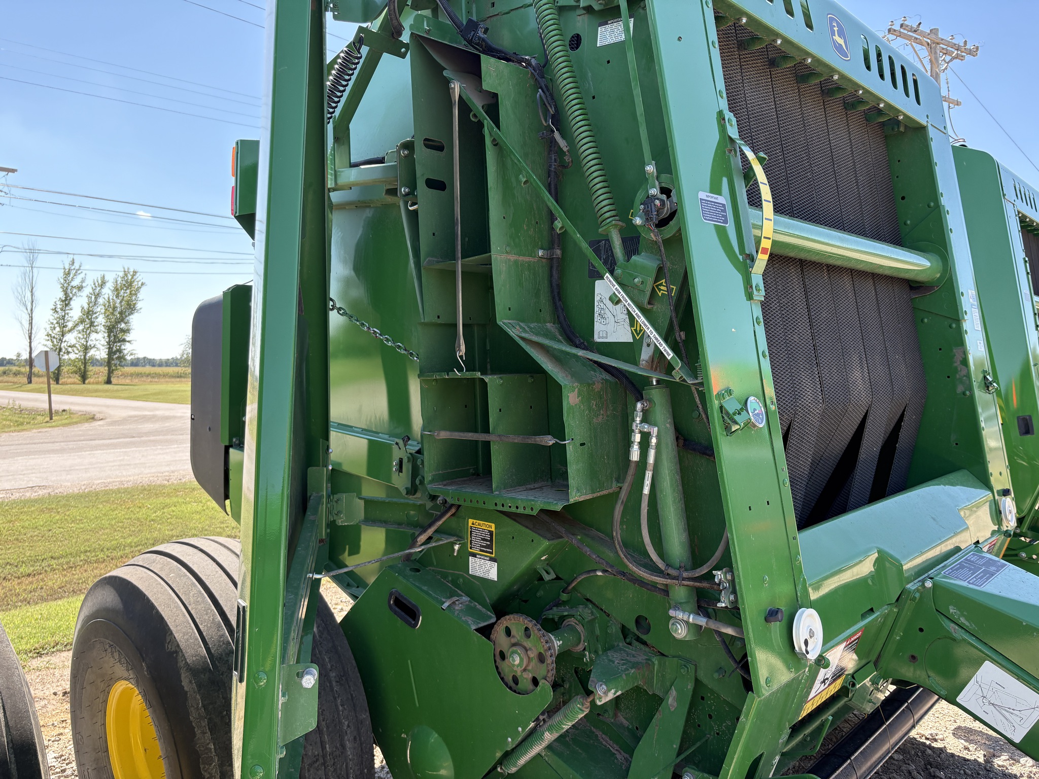 2020 John Deere 560M Image 7