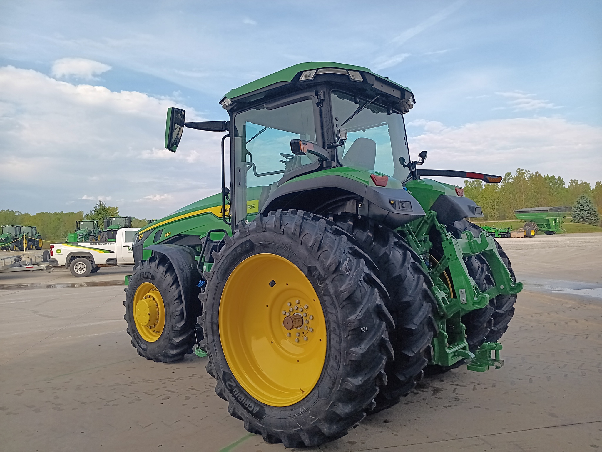 2024 John Deere 8R 250 Image 6