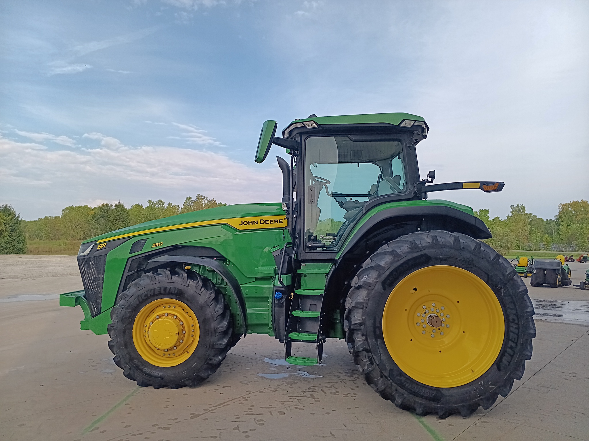 2024 John Deere 8R 250 Image 7