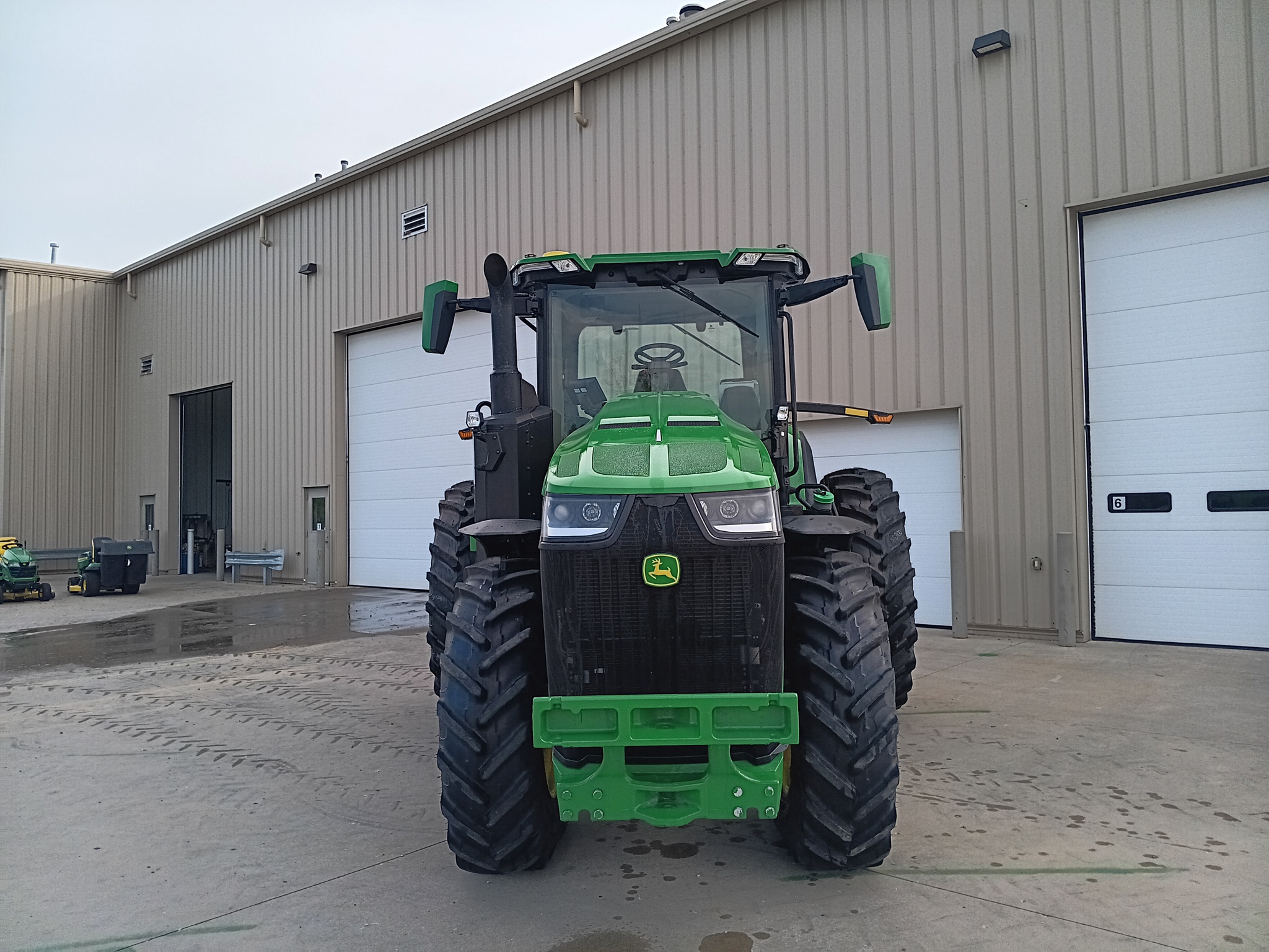 2024 John Deere 8R 250 Image 9