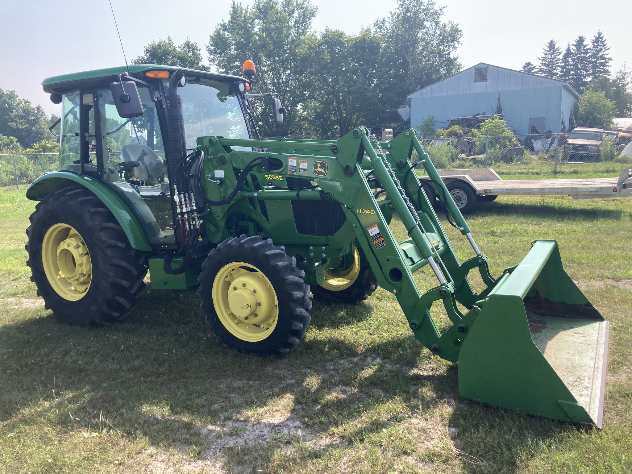 2016 John Deere 5055E Image 2