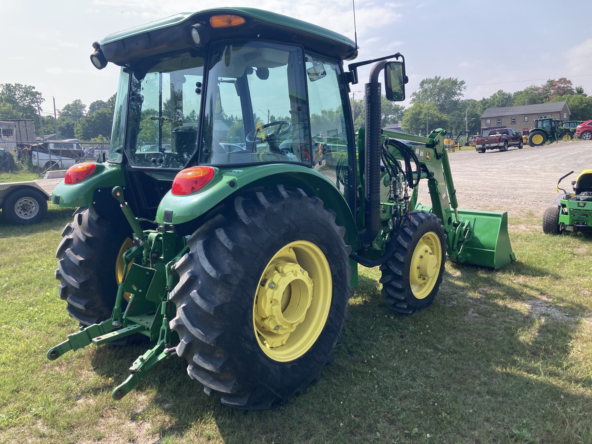 2016 John Deere 5055E Image 4
