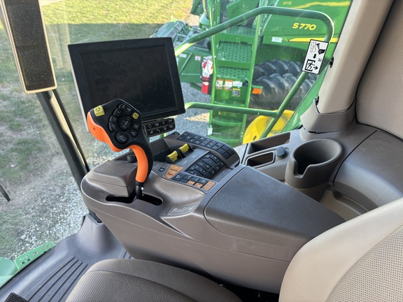 Used 2022 John Deere S770 Combines at Koenig Equipment in Greenville, OH - Photo44