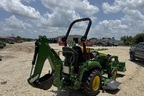 2023 John Deere 2025R Image 9