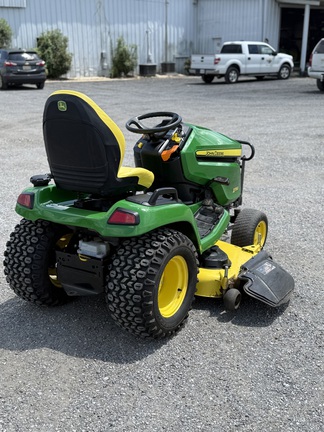 2021 John Deere X590 Photo 4